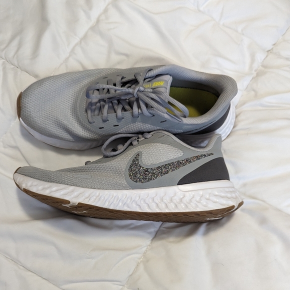 Nike Shoes - Nike Revolution 5 Wolf Gray women's Sz: 9.5